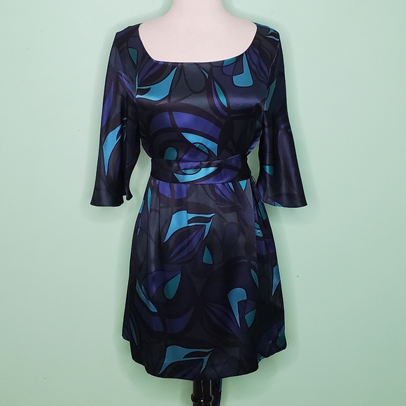 Semantiks Dresses & Skirts - Semantiks Abstract Print Silk Dress